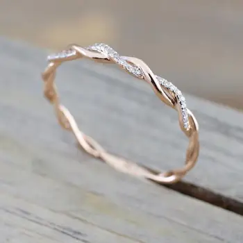 Елегантна пръстен за жени, острият темпераментное годежен пръстен с намотка, сребърен кристал, модни бижута, подарък
